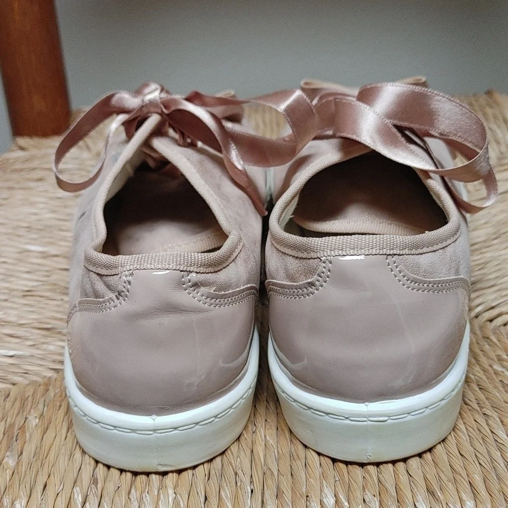NWOB Mauve & Gold Shimmer André Sneakers Sz 41 euro 10 US